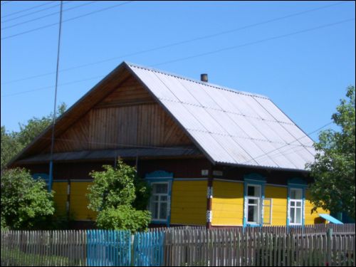  - W miasteczku . Nie żałuje się tu farby ani palety kolorów...