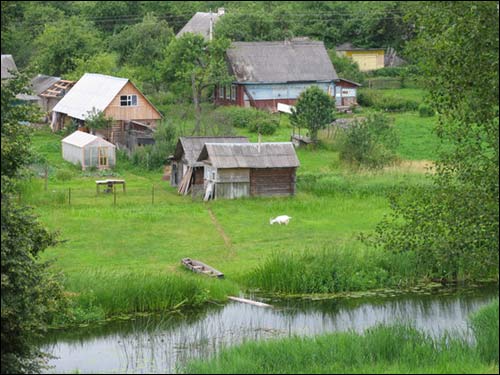  - Krajobrazy . Domy nad Uszaczą