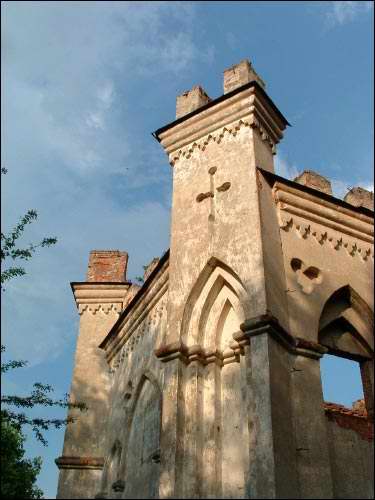  - Палац Пуслоўскіх. Фрагмент аздабленьня вуглавой вежы на заходнім павільёне