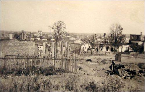 Miasto na fotografiach z czasów II wojny światowej . Ruiny Witebska. Fotografia anonimowego żołnierza Wehrmachtu 1941-44 - Miasto na fotografiach z czasów II wojny światowej . Ruiny Witebska. Fotografia anonimowego żołnierza Wehrmachtu 1941-44