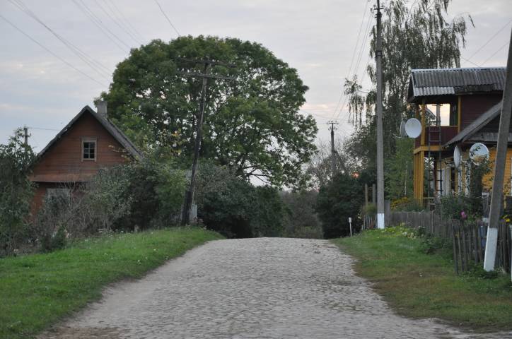 Łužki. In the village 