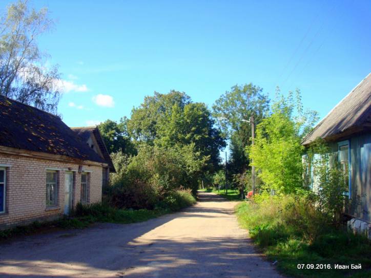 Miluncy (Pielikany). In the village 