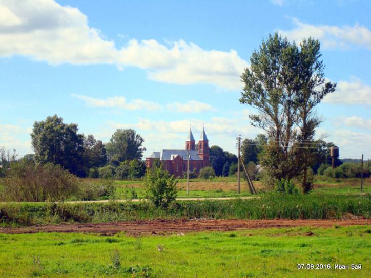 Miluncy (Pielikany). In the village 
