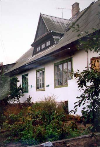 One of the buildings of the 'administration colony' Brasłaŭ. Town streets