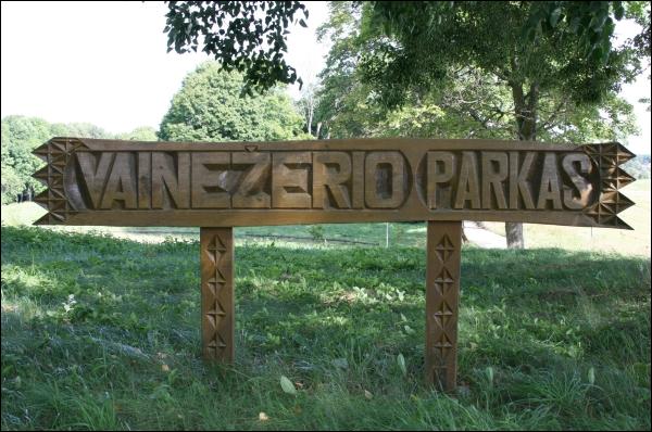  - Manor park . Plaque in the park
