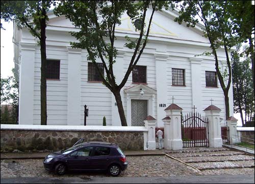  - Касцёл Унебаўзяцця Найсвяцейшай Панны Марыі. Погляд на браму і галоўны фасад