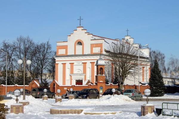 Ivanava (Janaŭ). Catholic church of the Exaltation of the Holy Cross