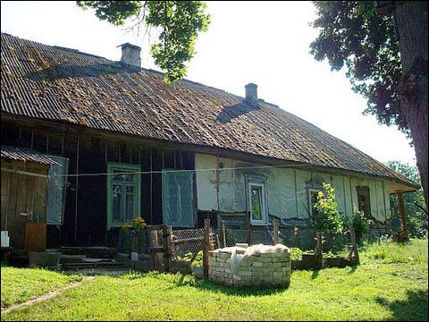 - Dwór Giedrojców. Fragment fasady północnej