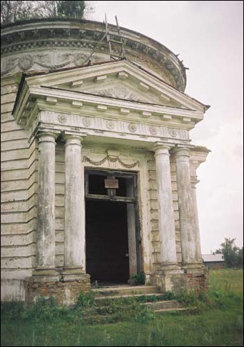 Молодово. Часовня-усыпальница Скирмунтов