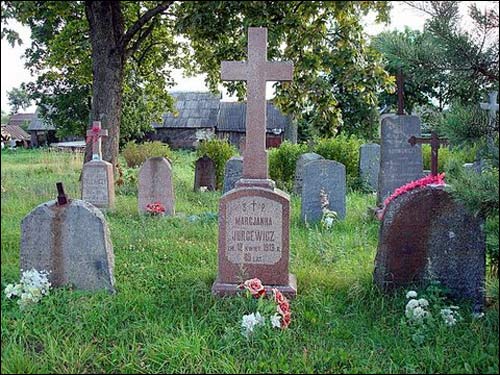 Parudaminys.  cemetery Old Catholic