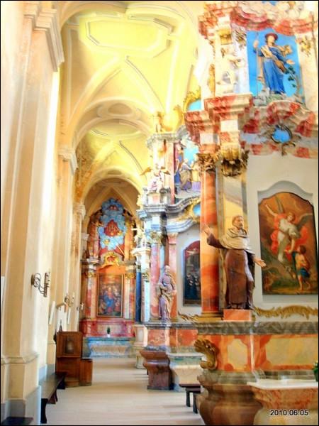  - Kościół Wszystkich Świętych i klasztor Karmelitów. 