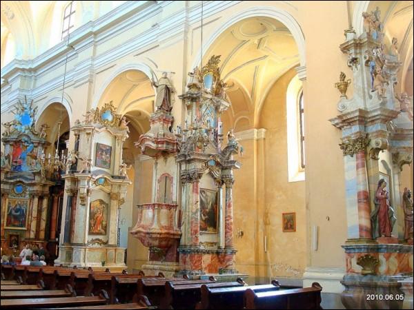  - Kościół Wszystkich Świętych i klasztor Karmelitów. 