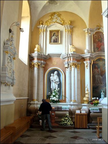  - Kościół Św. Rafała i klasztor Jezuitów. Ołtarz lewej nawy
