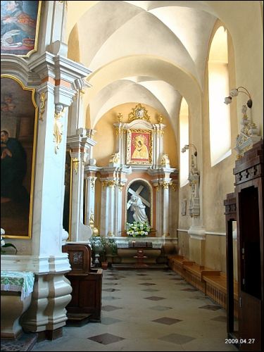  - Kościół Św. Rafała i klasztor Jezuitów. Prawa nawa