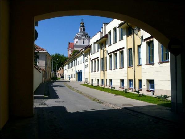  - Kościół Św. Kazimierza i klasztor Jezuitów. 