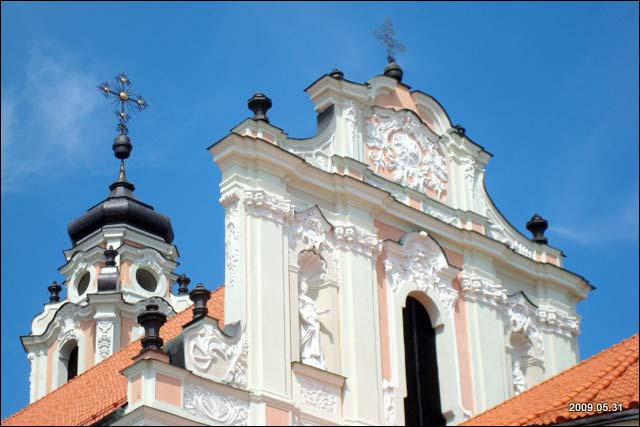  - Kościół Św. Katarzyny i klasztor Benedyktynek. Szczyt południowo-wschodniej fasady (05.2009)