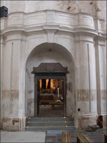  - Kościół Śww. Franciszka i Bernardyna i klasztor Bernardynów. Portal kaplicy
