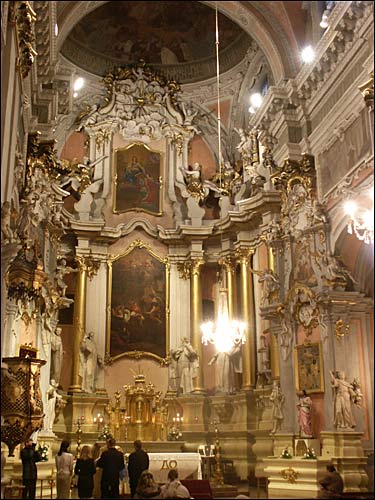 Vilnius |  Catholic church of St. Theresa (of the Carmelites). High altar