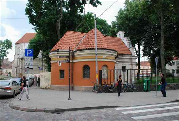 - Kościół Wniebowzięcia NMP i klasztor OFM. Kaplica Suzinów (2009 r.)