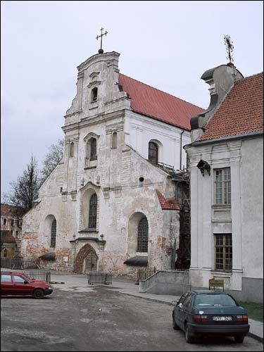  - Kościół Wniebowzięcia NMP i klasztor OFM. Kościół Wniebowzięcia NMP (franciszkanów). Fasada główna (południowo zachodnia)