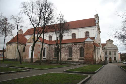 - Kościół Wniebowzięcia NMP i klasztor OFM. Fasada północna