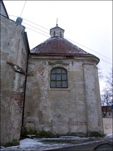  - Kościół Wniebowzięcia NMP i klasztor OFM. Kaplica, widok od ulicy Franciszkańskiej