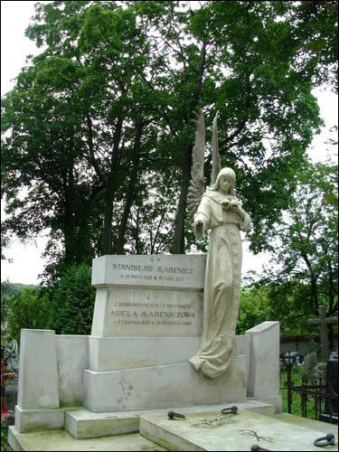  - Cmentarz Bernardyński. Pomnik nagrobny rodziny Mareniczów. Piękna rzeźba Leona Wasilkowskiego z 1906 r. Fot. 09 2007