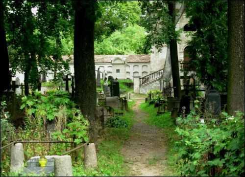 - Cmentarz Bernardyński. Zachowane kolumbarium na cmentarzu Bernardyńskim, 09 2007
