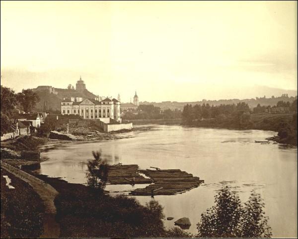  - Pałac Słuszków. Pałac Słuszków i Góra Zamkowa. Fot. z pocz. XX w.