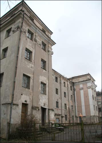  - Pałac Słuszków. Fasada południowo zachodnia