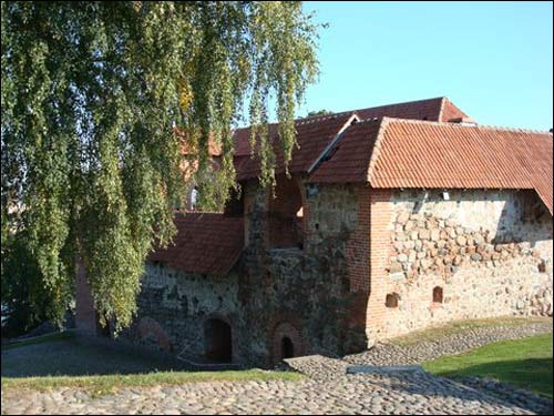  -  Górny Zamek. Część zrekonstruowanych murów