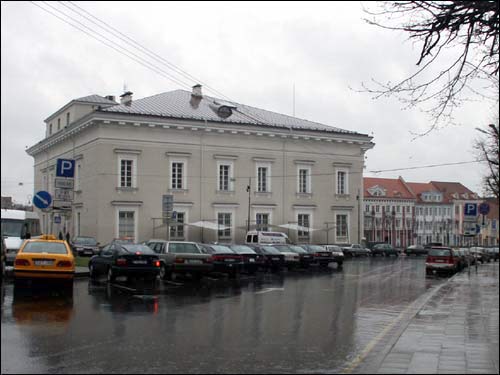  - Ratusz . Ratusz z południowego wschodu