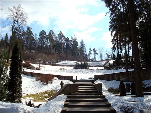 Wilno |  Cmentarz na Antokolu. widok kwatery obrońców wieży telewizyjnej