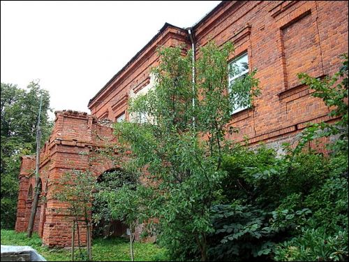  - Manor . 