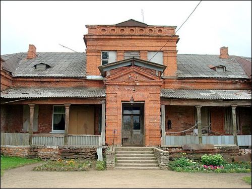  - Manor . 