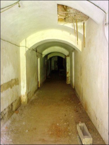  - Manor . 