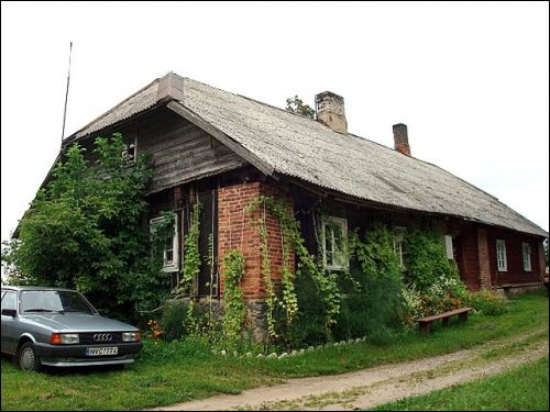  - Manor . 