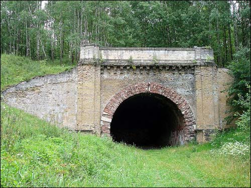 Aukšteiji Paneriai.   Railway tunnel