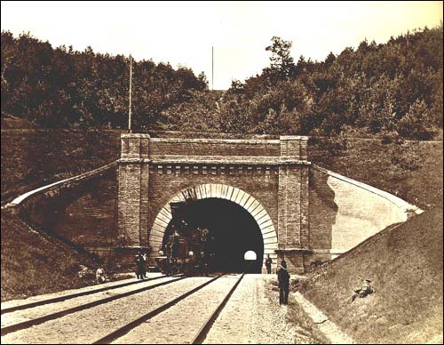 Ponary Górne (Wilno).  Tunel kolejowy