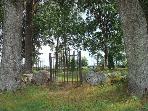 Kiemeliai. cemetery Old Catholic