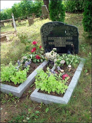 Kiemeliai. cemetery Old Catholic