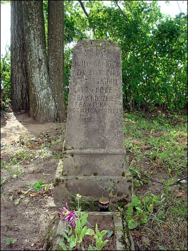 Kiemeliai. cemetery Old Catholic