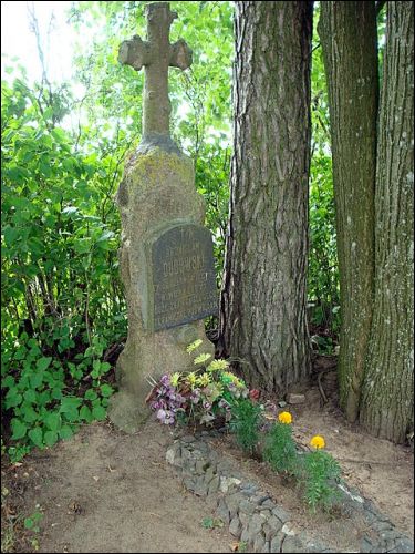 Kiemeliai. cemetery Old Catholic