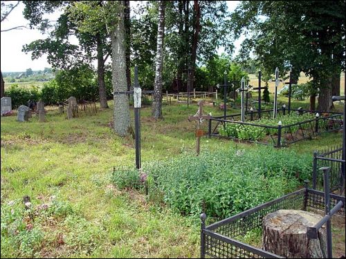 Kiemeliai. cemetery Old Catholic