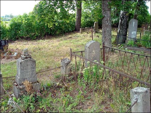 Kiemeliai. cemetery Old Catholic
