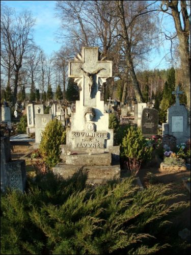 Kiernów. Cmentarz chrześcijański