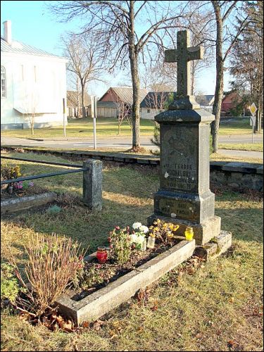 Kiernów. Cmentarz chrześcijański