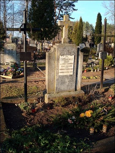 Kiernów. Cmentarz chrześcijański