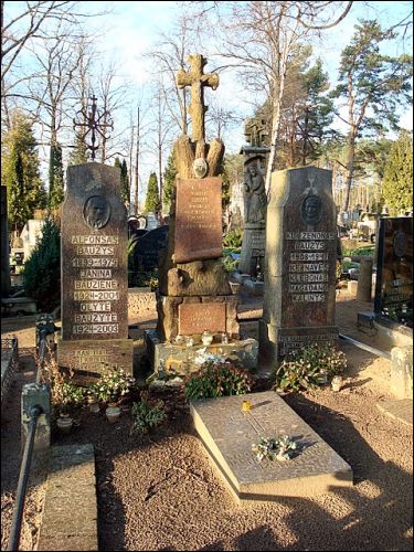 Kiernów. Cmentarz chrześcijański