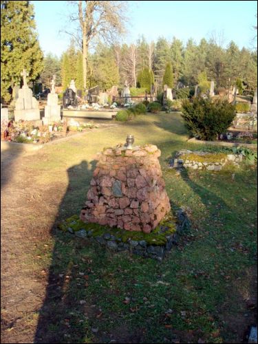 Kiernów. Cmentarz chrześcijański